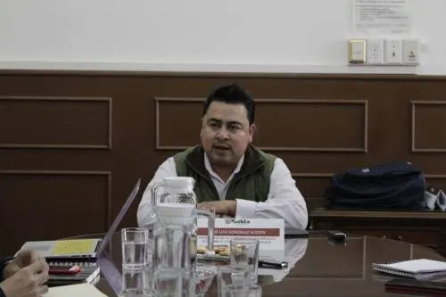 Gabriel Biestro no es poblano, no debe ser considerado como Gobernador Interino: Regidor de Morena