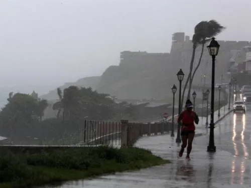 Aerolíneas cancelan y cambian vuelos por huracán Irma