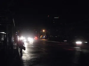 Apagón masivo afecta colonias de la capital