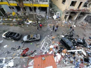Fallecen dos personas tras explosión de coche bomba en Turquía