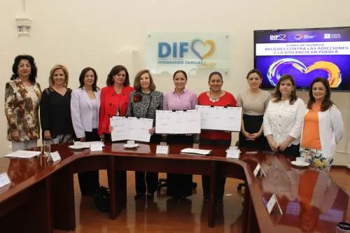 Dinorah López de Gali encabeza alianza contra las adicciones y la violencia en Puebla