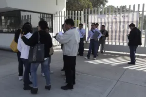 Aplican evaluación a docentes en Puebla; todo en clama