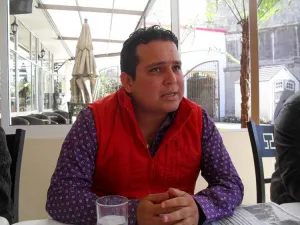 Edil de VC reta a Chidiac sacar a priistas que operaron en lo oscurito