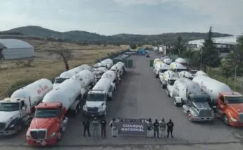 Aseguran más de 82 mil litros de huachicol y 25 pipas en operativo federal en Tepeaca