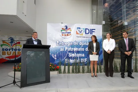 Apoya Sorteo BUAP a niños indígenas del estado