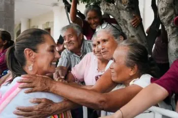Sheinbaum plantea potenciar desarrollo en Veracruz con un corredor turístico y una nueva carretera