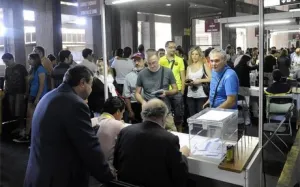 Barcelona celebra elecciones para elegir nuevo presidente