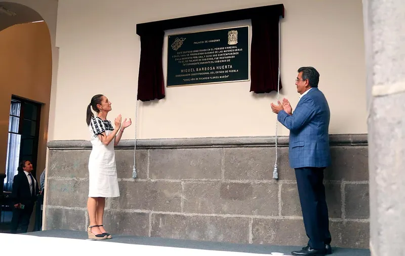 sheinbaum-pardo-cespedes-peregrina-palacio-de-gobierno
