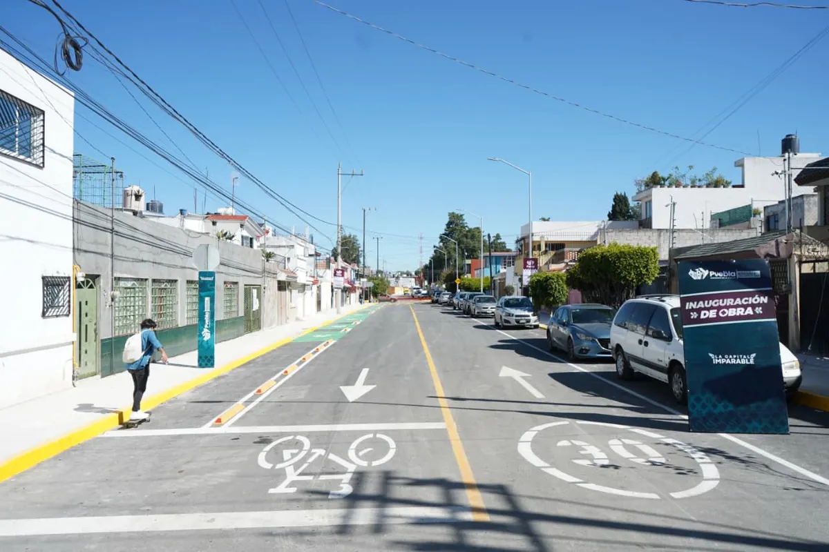 Entrega Ayuntamiento de Puebla infraestructura vial en la colonia Aquiles Serdán