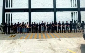 En Chiapas arrestan a 26 personas, entre ellos 21 policías y un comandante