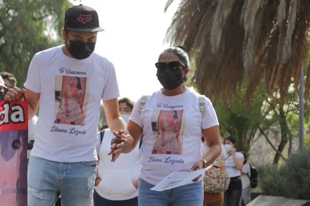 Liliana Lozada familia marcha