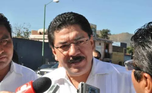Consulta abierta para renovar al CEN del PRI pide Ulises Ruiz para reconstruir al partido