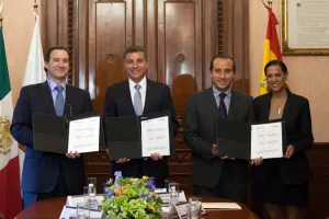 Comuna firma convenio con Editorial EDAF