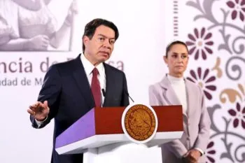 Mario Delgado anuncia nueva beca para estudiantes de educación básica 