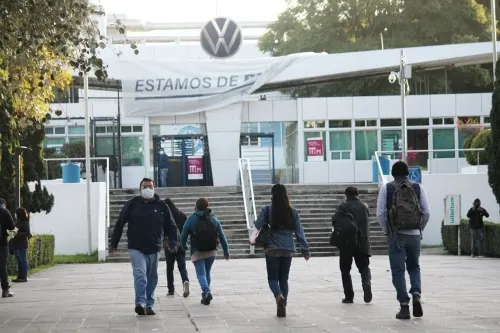 Organiza sindicato de Volkswagen guardias en caso de huelga este viernes