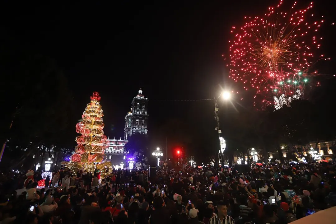 Ayuntamiento Puebla Encendido Arbol Navidad