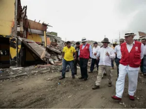Correa anuncia programa de vivienda en zona de terremoto en Ecuador