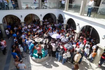 Tonantzin Fernández escucha a locatarios y garantiza certeza jurídica en espacios del mercado Cosme del Razo