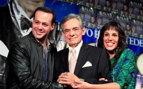 Familiares de José José solicitaron al Gobierno apoyo para su traslado a México: AMLO