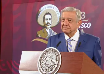 Anuncia López Obrador que demandará al abogado de García Luna por daño moral