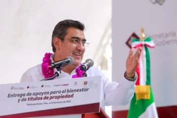Formar un frente en favor de los poblanos, pide Sergio Salomón a los actores políticos del estado