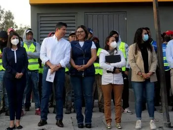Eduardo Rivera y Genoveva Huerta fuman la pipa de la paz