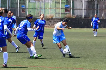 Franjitas con plantel para mantenerse en la cima