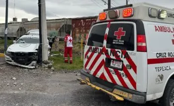 Patrulla de la Guardia Nacional queda destrozada tras ser impactada por el tren
