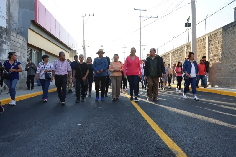 Ariadna Ayala entrega rehabilitación de la carretera a Tianguismanalco en Rancho Gamboa