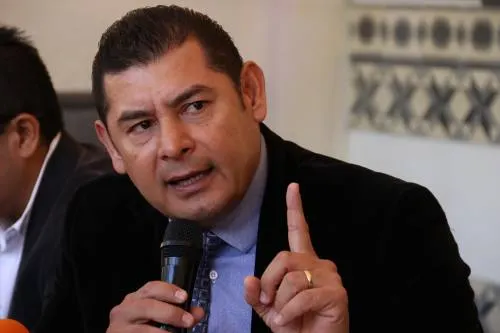 VIDEO: Alejandro Armenta Mier defraudó a afectados del huracán Dean en 2007