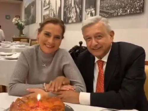 López Obrador festeja a Beatriz Gutiérrez Müller en ‘El Cardenal’