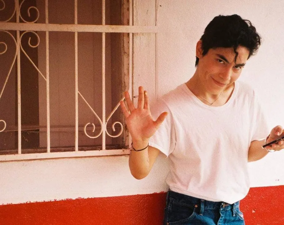 Ed Maverick regresa a la música con su nuevo álbum La Nube en el Jardín