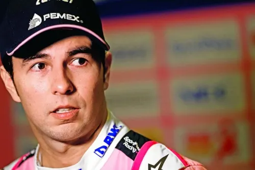 Checo Pérez y Vettel sufren incidente en pruebas de F1