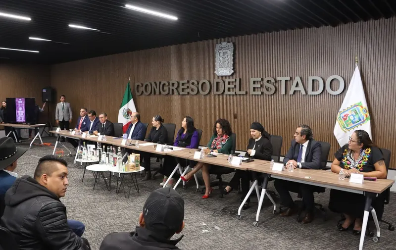 congreso-pue-reconocimiento-productores-mezcal