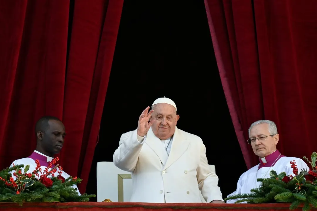 El papa Francisco sigue hospitalizado por una infección respiratoria; su cuadro clínico es complejo