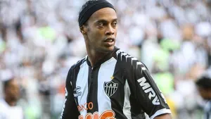 Ronaldinho podría firmar con el Querétaro