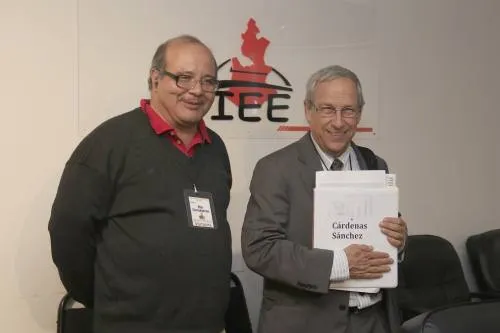 Cárdenas Sánchez solicitará se reforme la Ley Electoral; se registra como candidato independiente