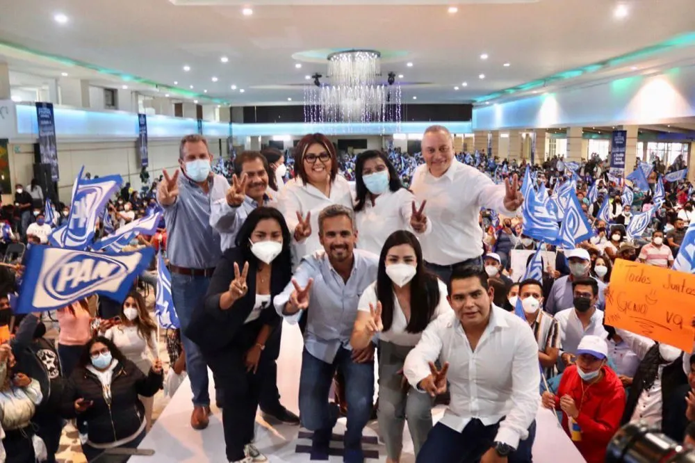 Más de mil panistas acompañan a Genoveva Huerta en su cierre de campaña