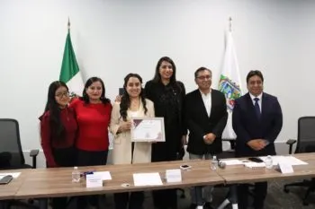 Reconocen en el Congreso de Puebla a jóvenes destacados en distintas áreas