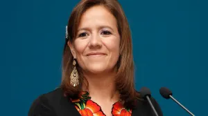 Yo gobernaría el país, no Calderón: Zavala