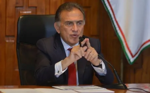 Denuncian ante FGR a Yunes Linares por esconder deuda de 27 mil mdp