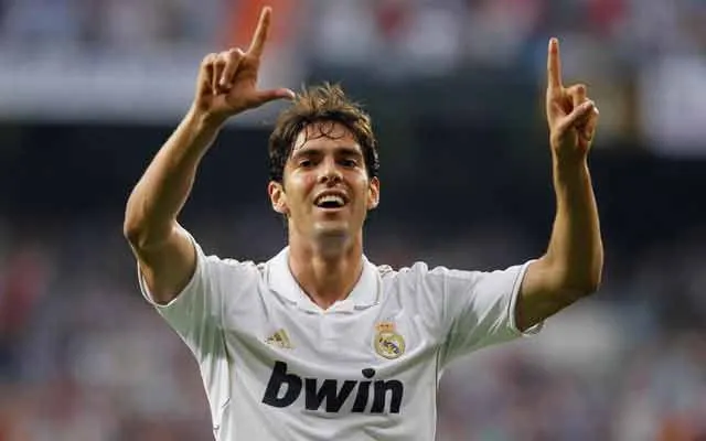 Se aferra Kaká a permanecer en el Real Madrid