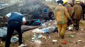 VIDEO: Momento exacto en que el tren embiste a camión en Mazatlán