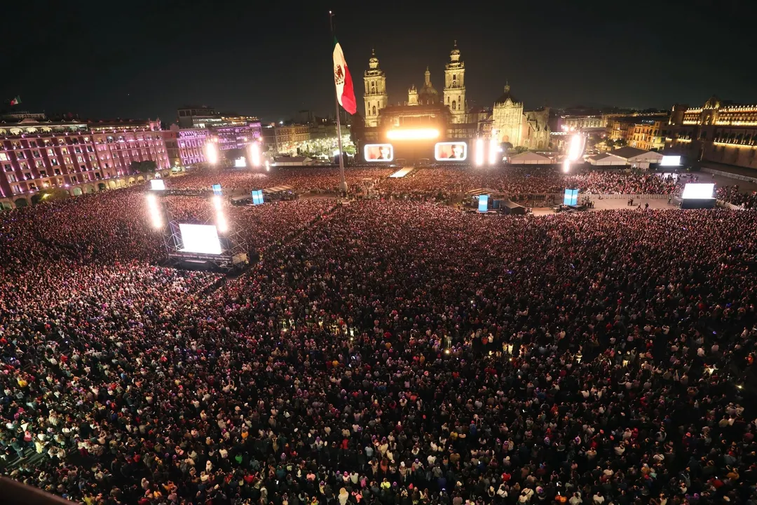 Shakira rompe récord histórico con 400 mil personas en el Zócalo de CDMX