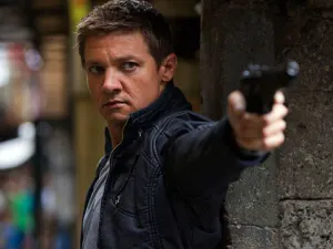 Jeremy Renner volverá a vestirse de “Bourne” en 2015