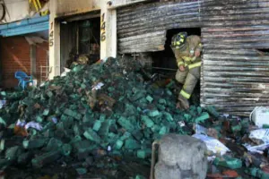 Destinarán apoyos a afectados por incendio en Central de Abasto del DF