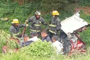Conductor pierde la vida tras volcar sobre el Periférico Ecológico, a la altura de Cuautlancingo