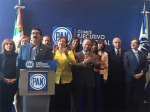 Se registra Javier Corral como candidato al CEN PAN; incluye a Ana Tere