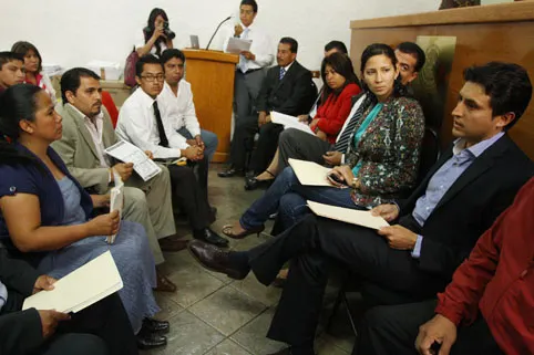 Se manifiestan en el Congreso contra reforma al artículo 24