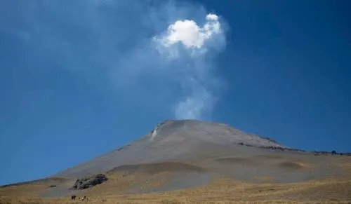 Registra Popocatépetl menor actividad en las últimas horas